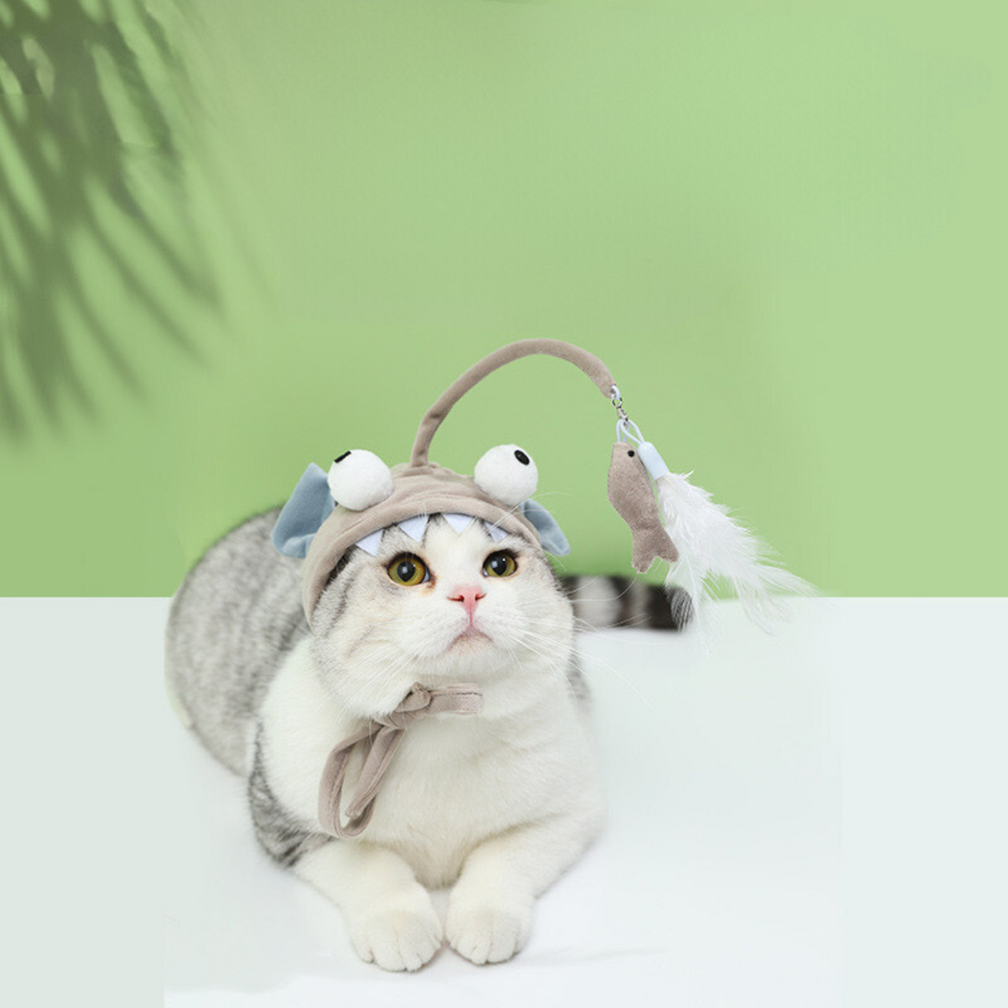 Cat Teaser Hood (T-21)